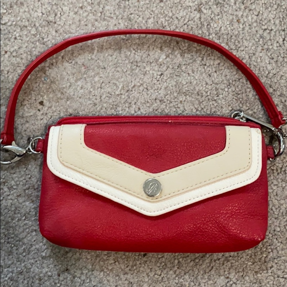 Tiny phone holder (doesn’t fit my phone)